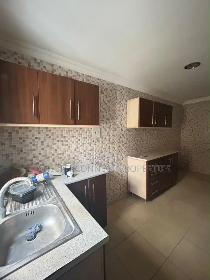 3bdrm Apartment in Lekki Phase 1 for rent