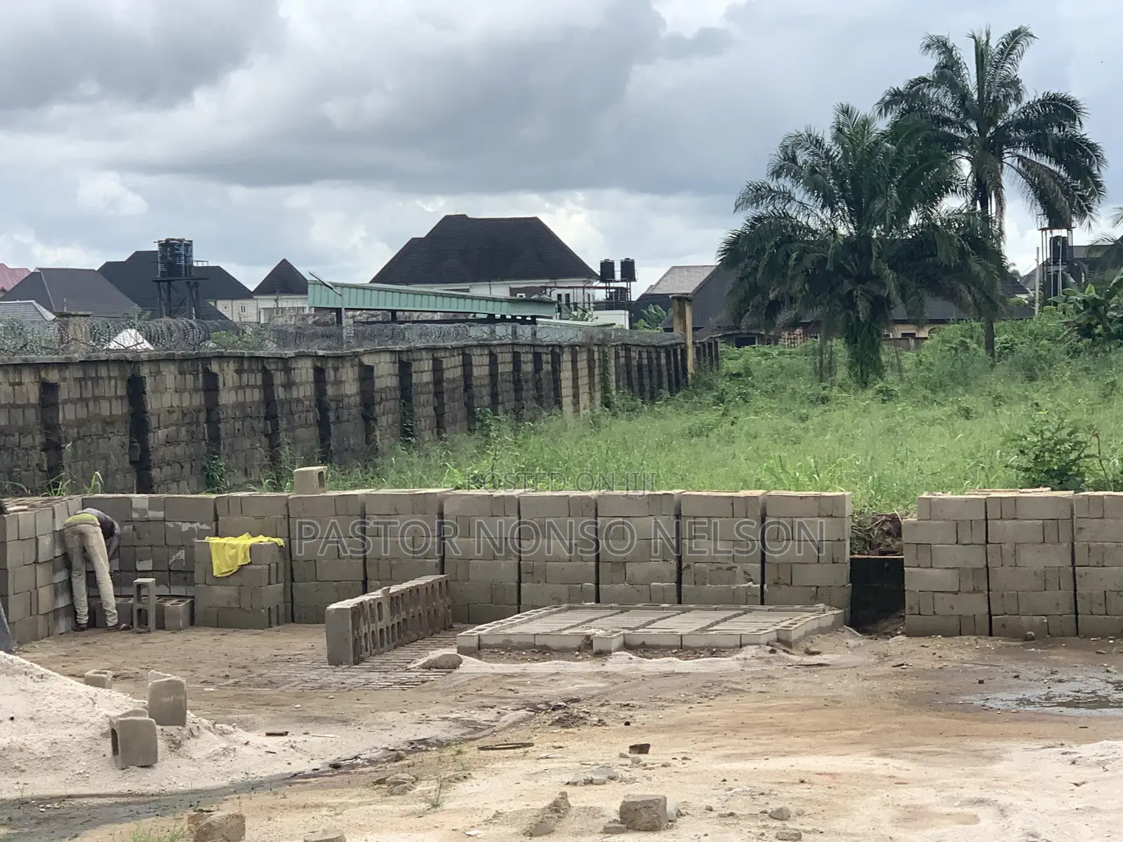 5 and Half Plots of Land Along Owerri/Aba Road Express