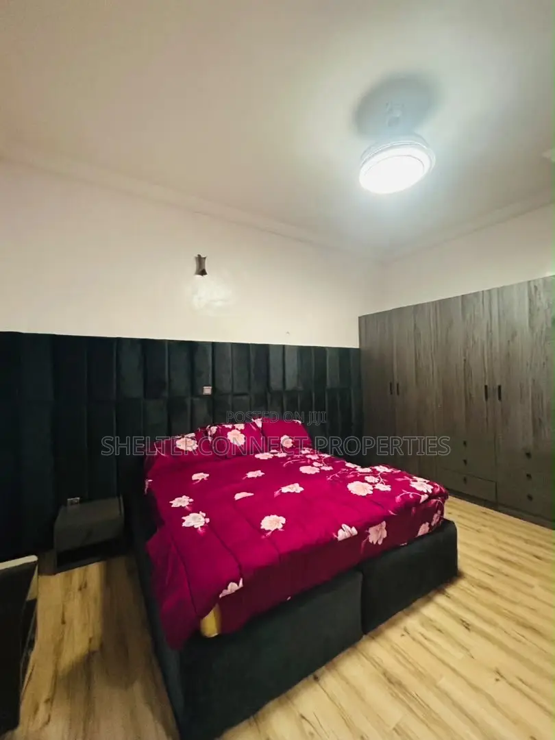 2bdrm Apartment in Lekki Phase 1 for rent
