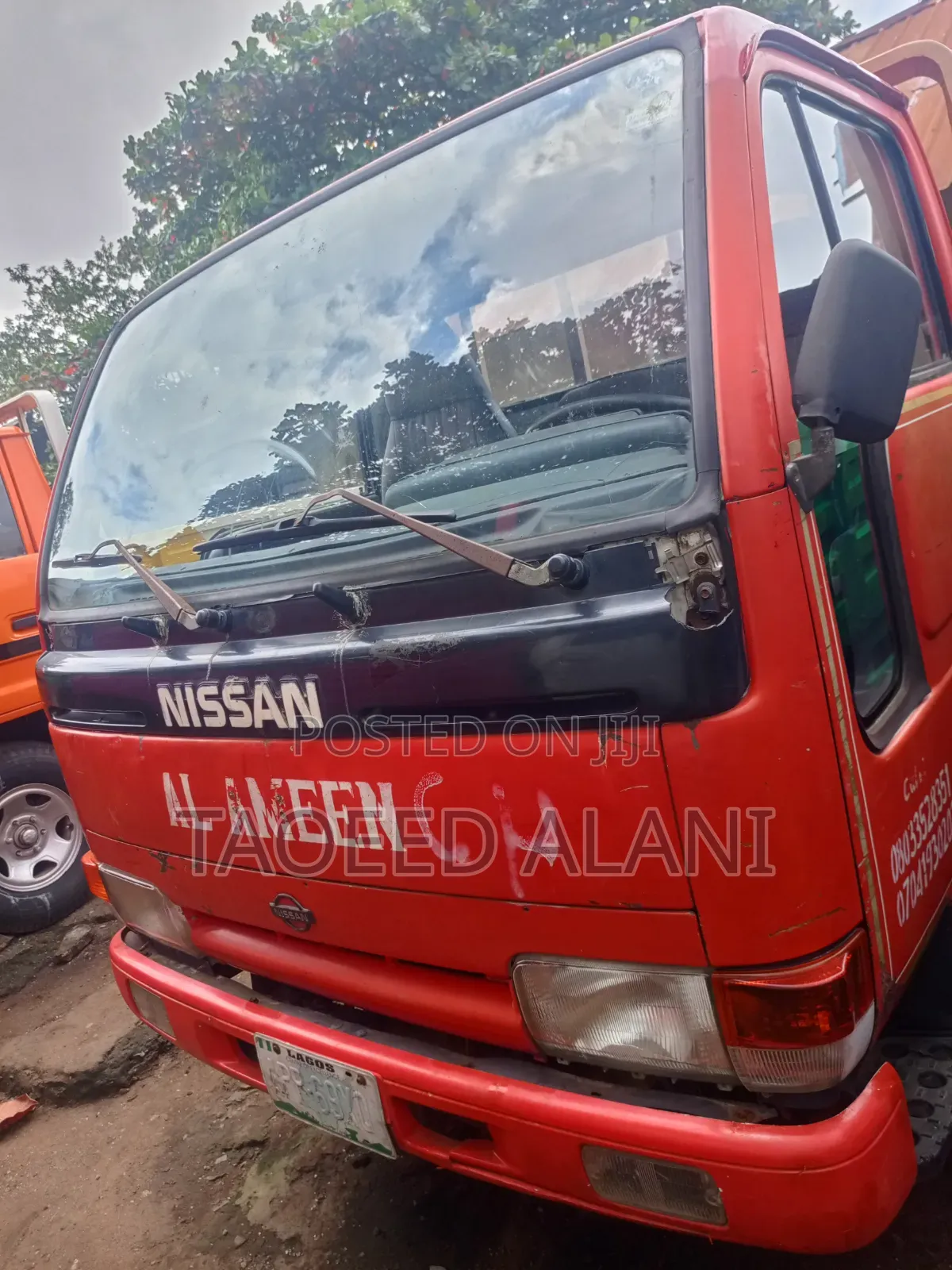 Nissan Cabstar 1999 Red