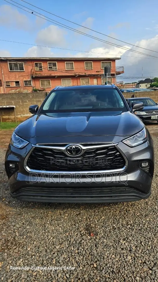 Toyota Highlander 2022 Gray