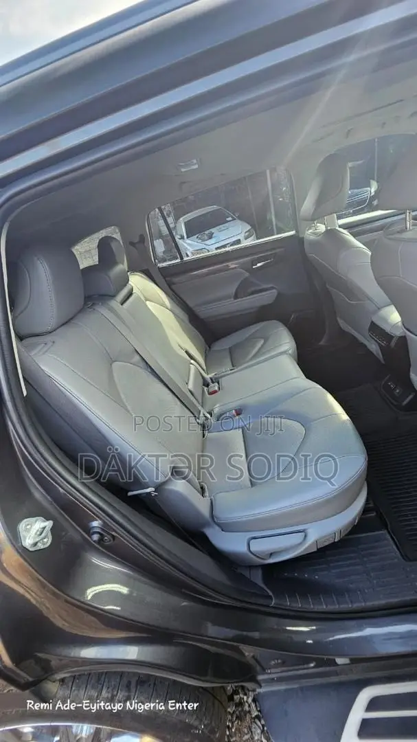 Toyota Highlander 2022 Gray