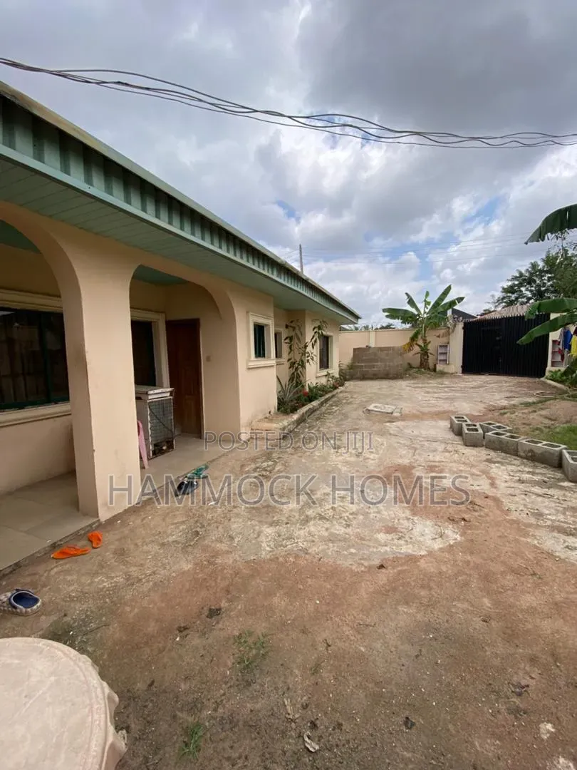 3bdrm Bungalow in Unity Estate, Akobo for sale