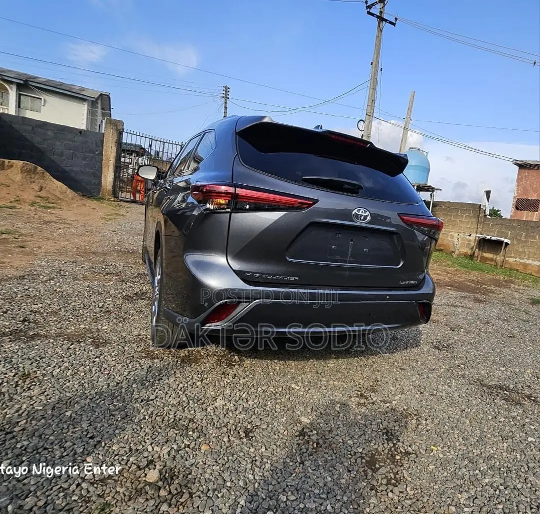 Toyota Highlander 2022 Gray