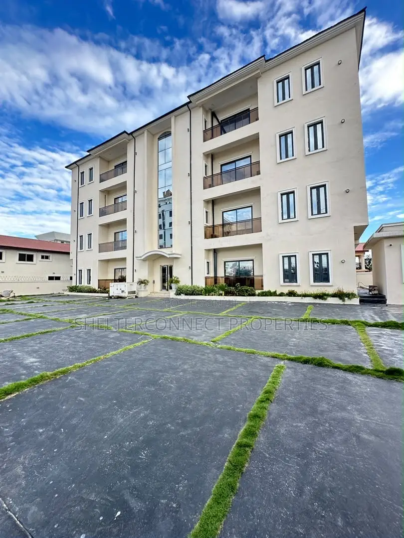 3bdrm Apartment in Lekki Phase 1 for rent