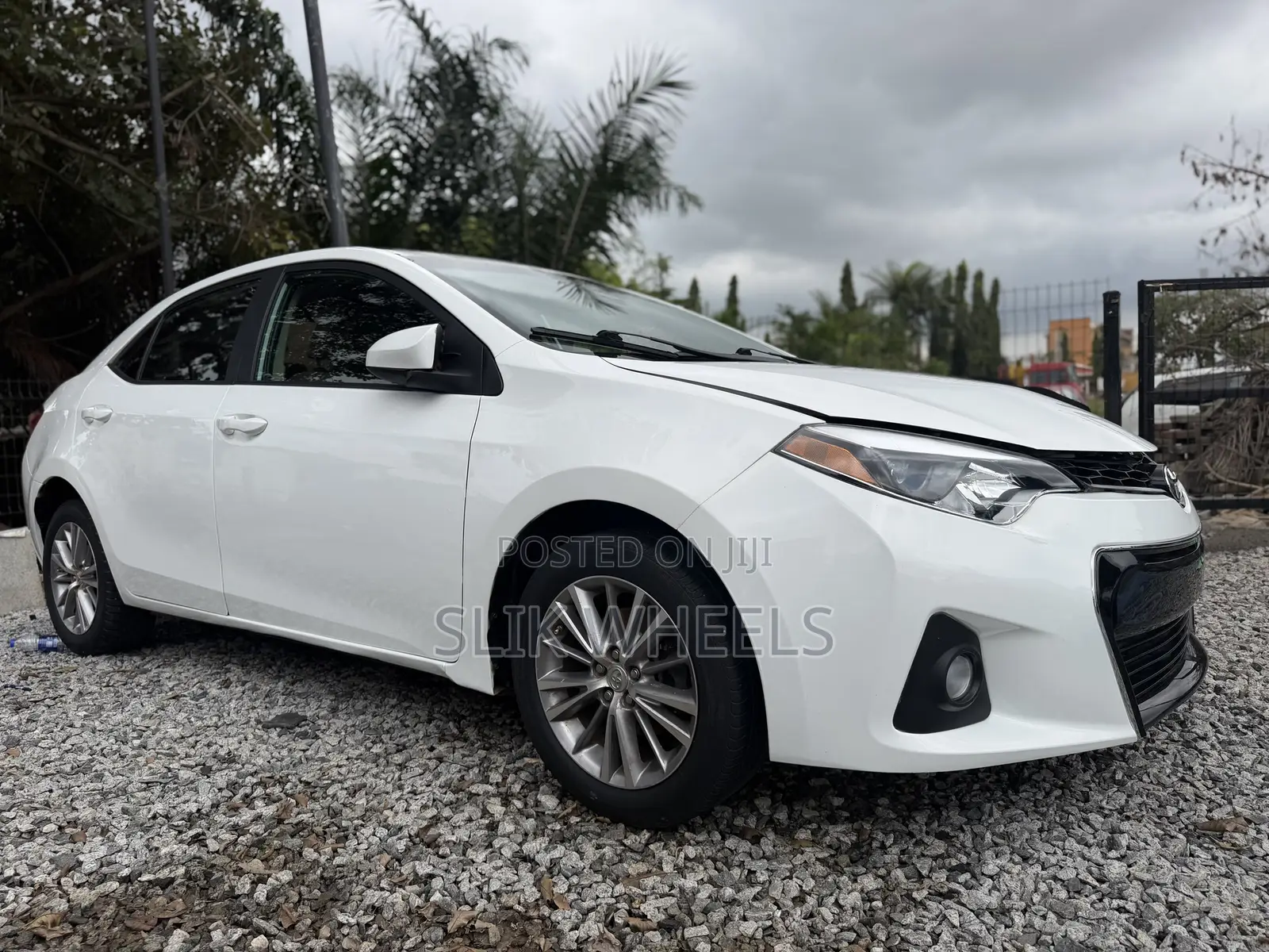 Toyota Corolla L 4dr Sedan (1.8L 4cyl 4A) 2015 White