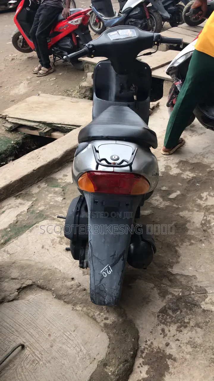 Suzuki Bike 2023 Gray