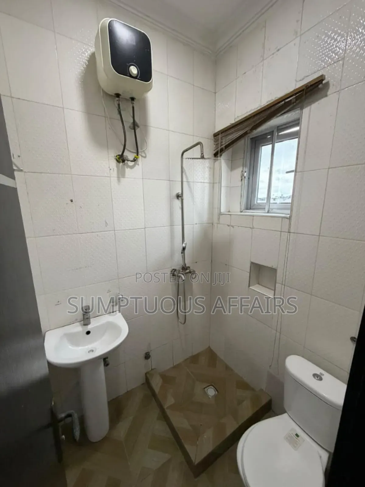 Mini Flat in Alpha Beach Road, Lekki Expressway for rent