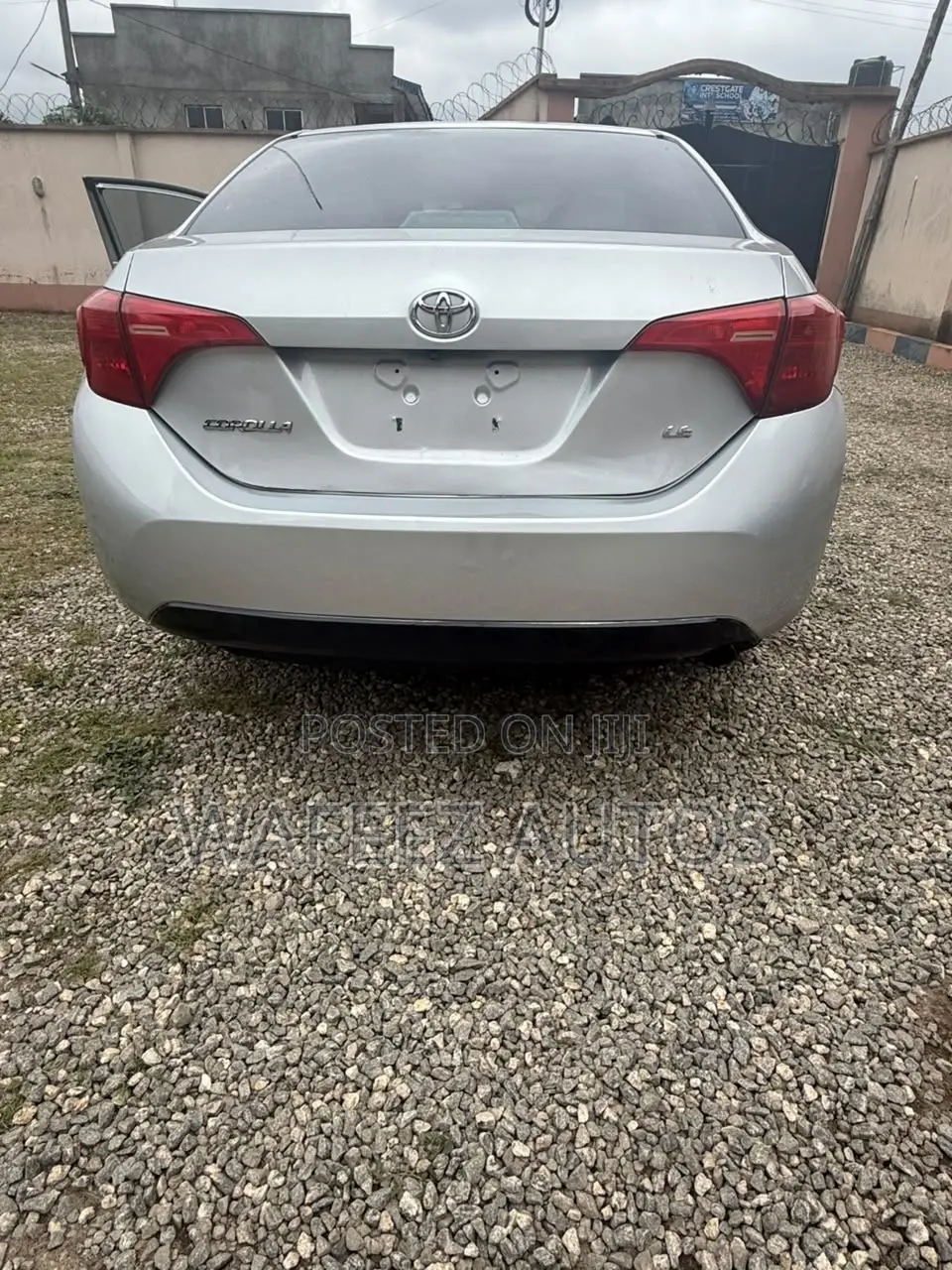 Toyota Corolla LE 4dr Sedan (1.8L 4cyl CVT) 2017 Silver
