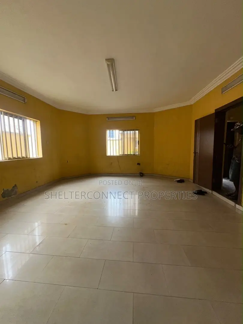 4bdrm Duplex in Lekki Phase 1 for rent