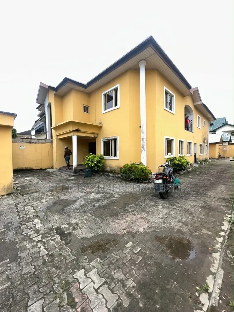 4bdrm Duplex in Lekki Phase 1 for rent