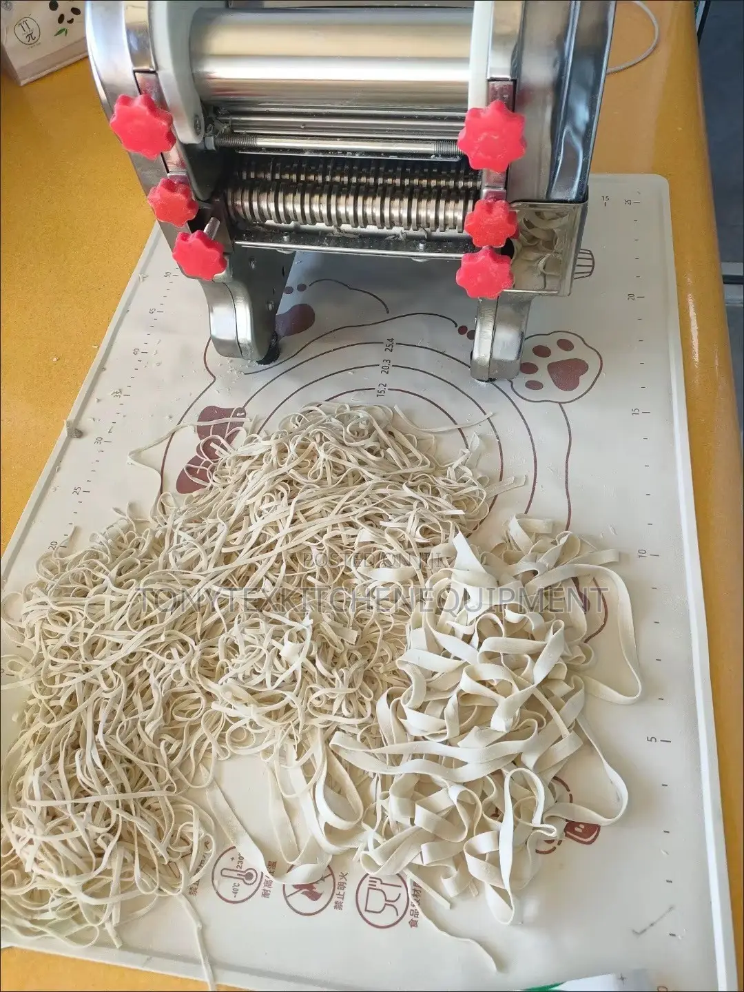 Commercial Chin Chin Cutting Machine – 240×220mm