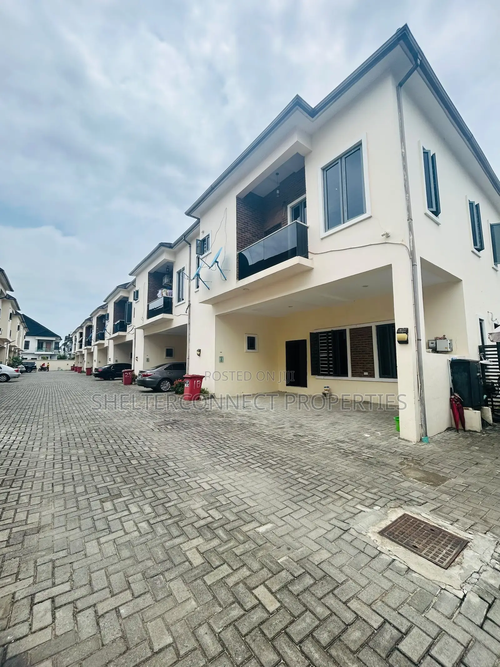 4bdrm Duplex in Orchid Road, Lekki Phase 2 for rent