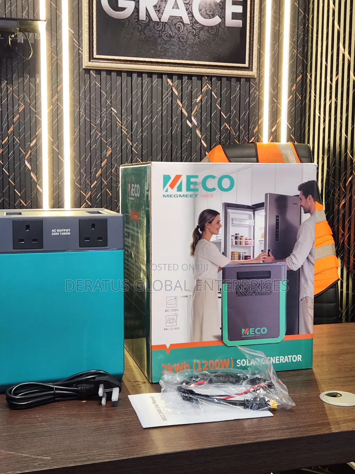 MECO 2kWh Solar Generator _ AC 220V 1200W