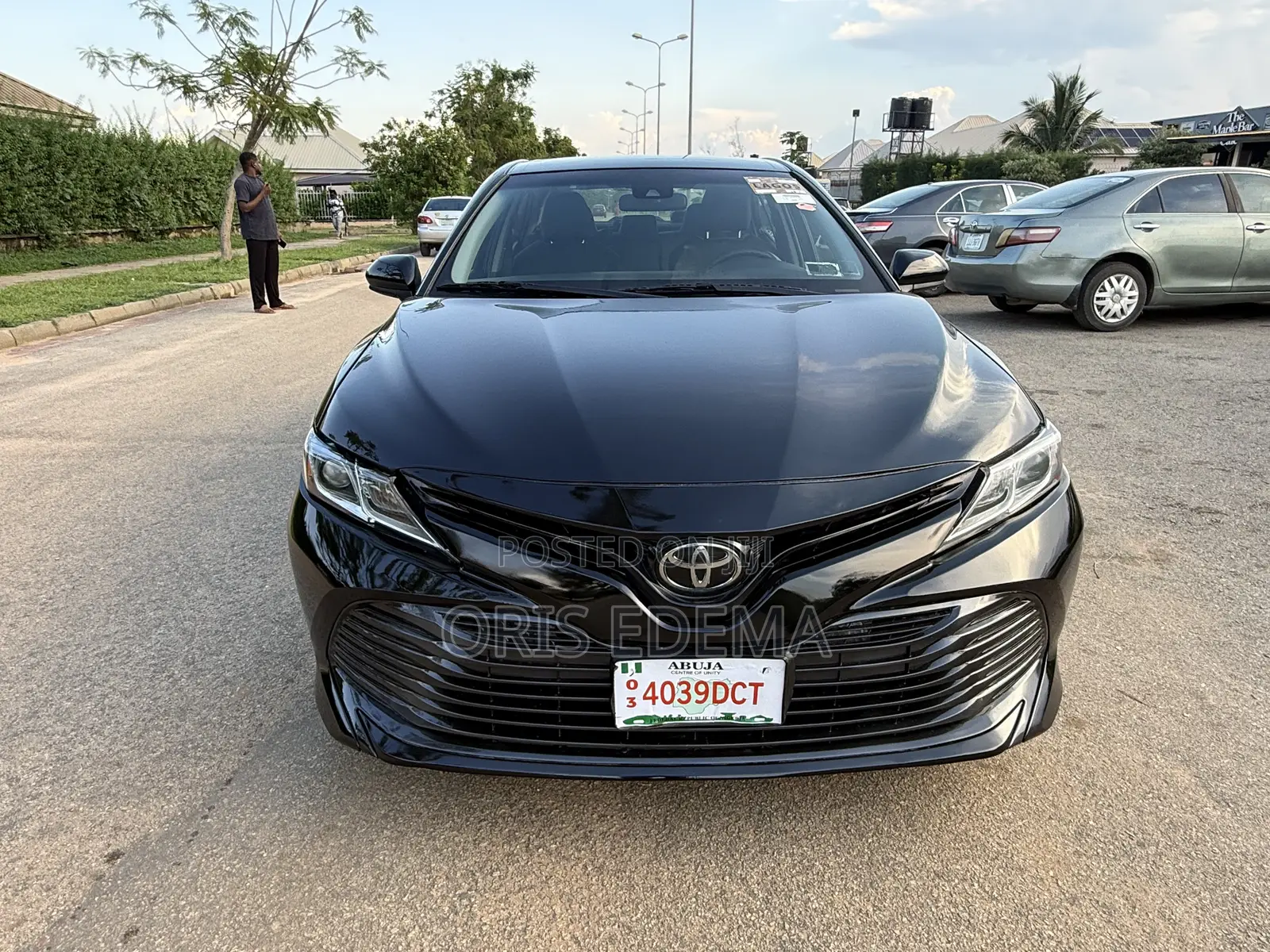 Toyota Camry LE FWD (2.5L 4cyl 8AM) 2018 Black