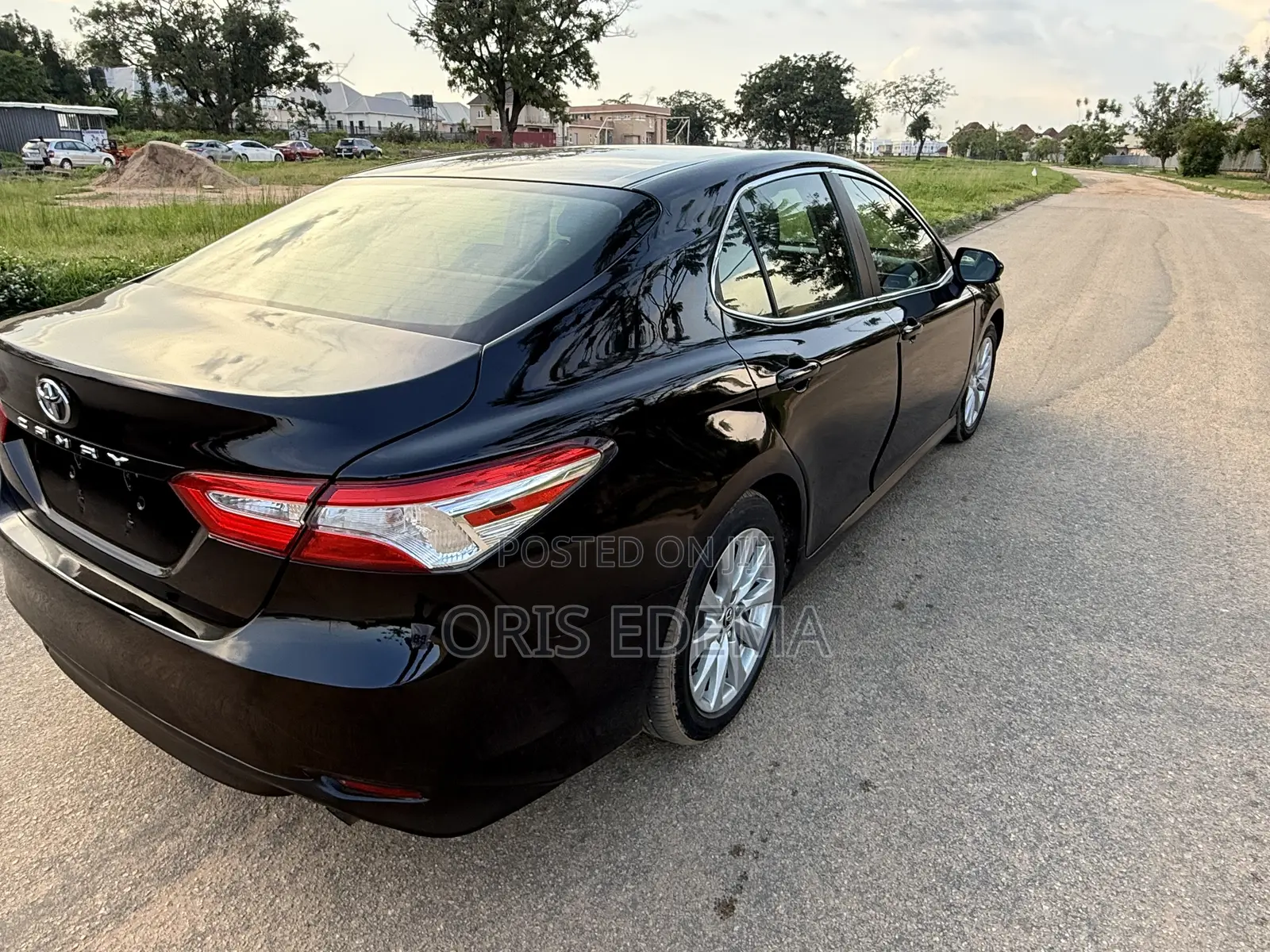 Toyota Camry LE FWD (2.5L 4cyl 8AM) 2018 Black