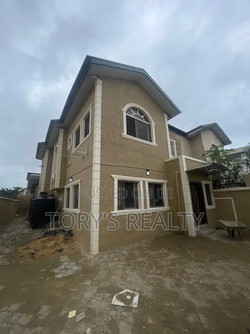 4bdrm Duplex in Lekki Phase 1 for rent