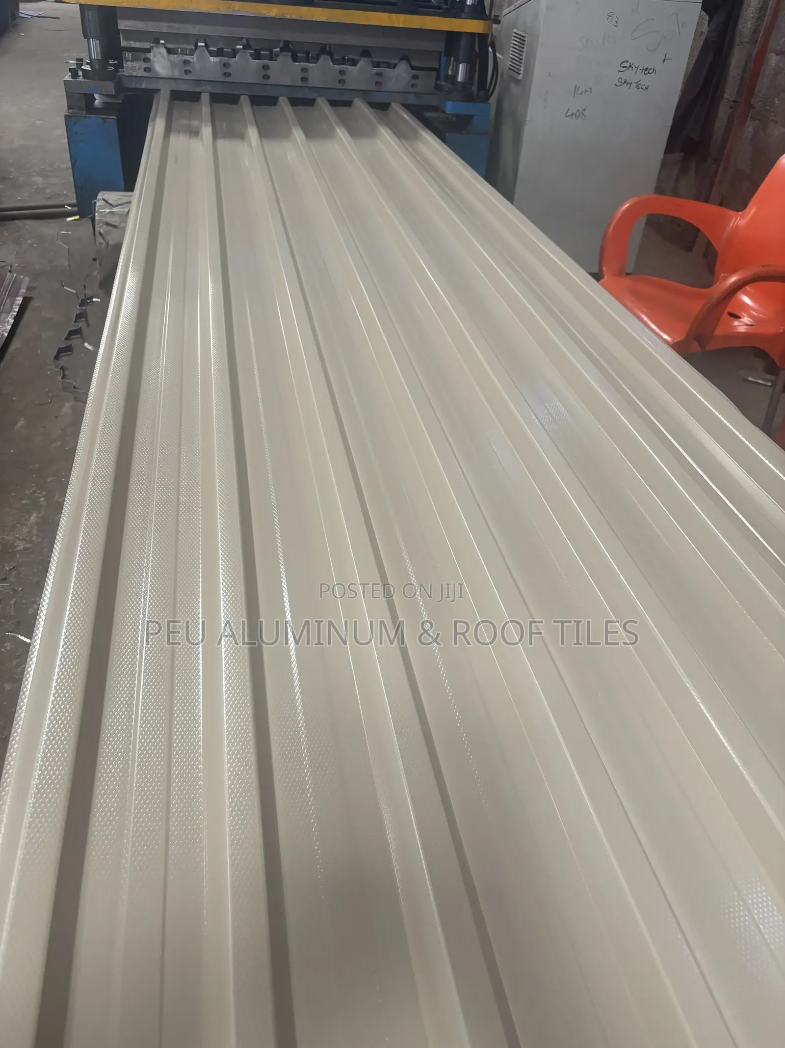 2.8 Gray Baige Allu Steel Roofing Sheet.