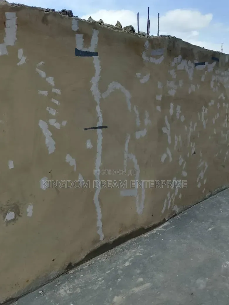 5bdrm Duplex in Akin Adeshola for sale