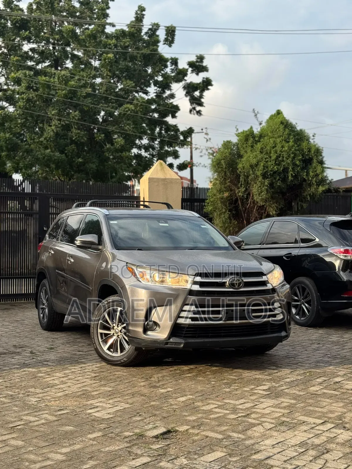 Toyota Highlander XLE 2019 Gray