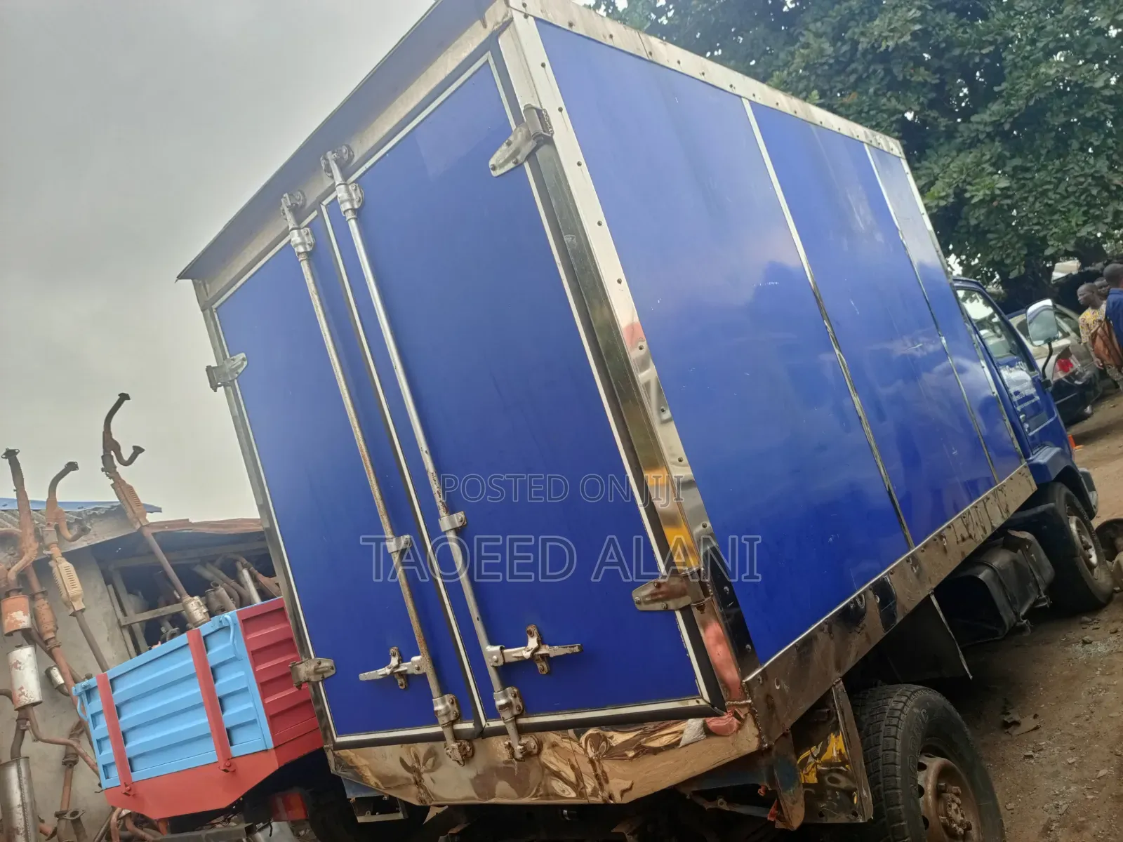 Nissan Cabstar 2000 Blue