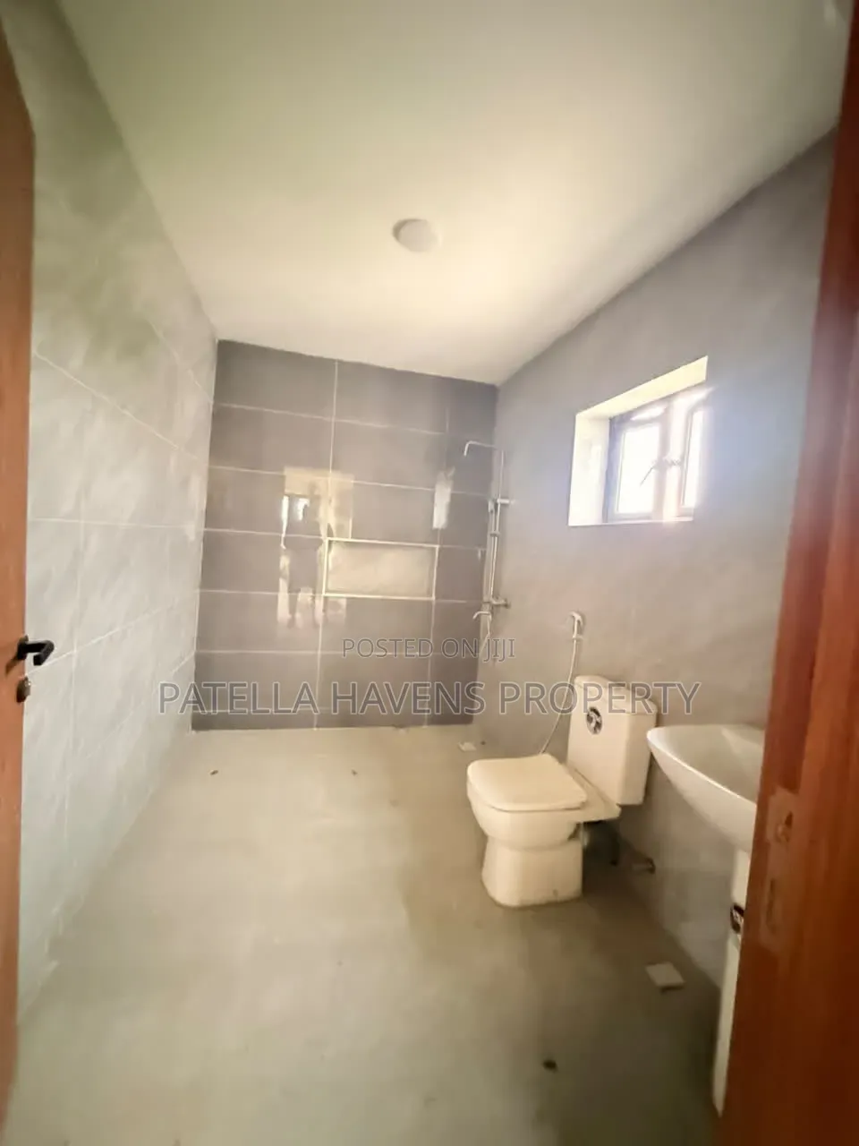 4bdrm Duplex in Kado for sale
