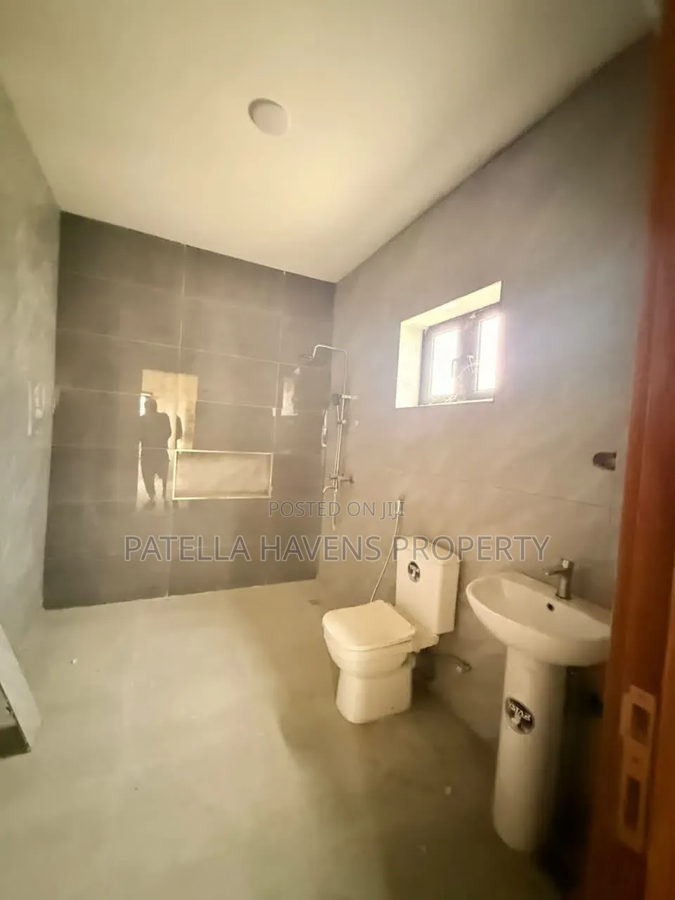 4bdrm Duplex in Kado for sale