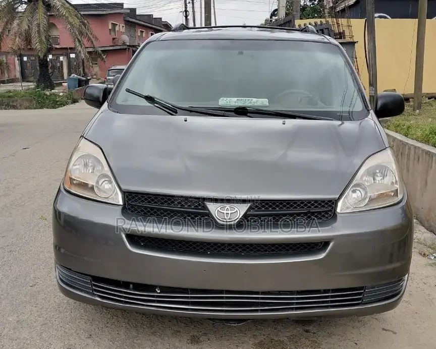 Toyota Sienna 2005 Gray