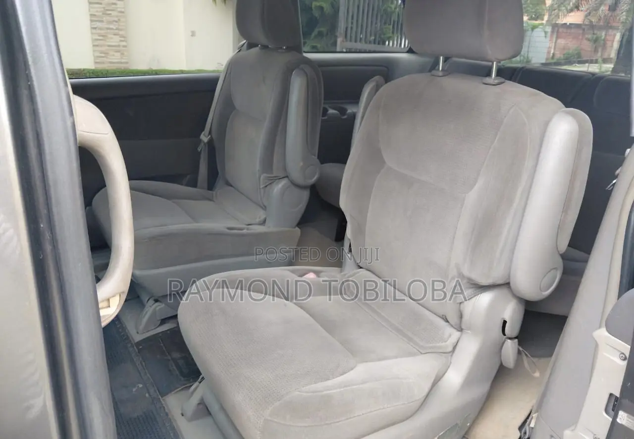 Toyota Sienna 2005 Gray