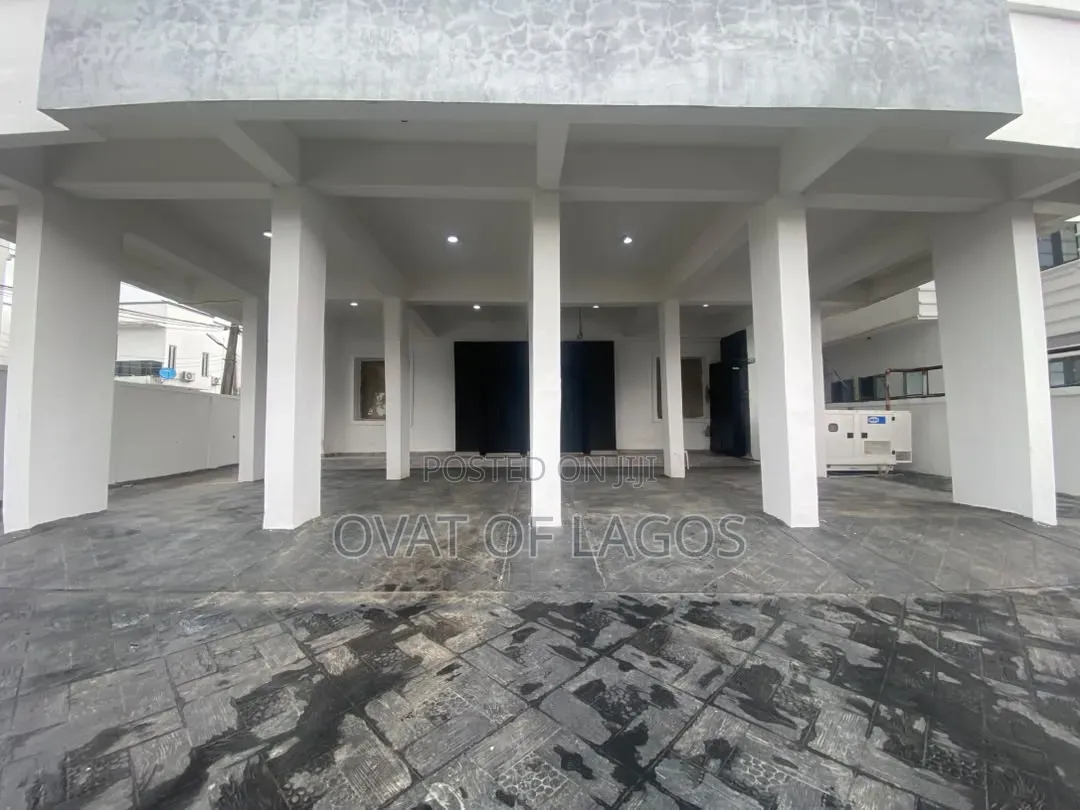 2bdrm Apartment in Chevron for sale
