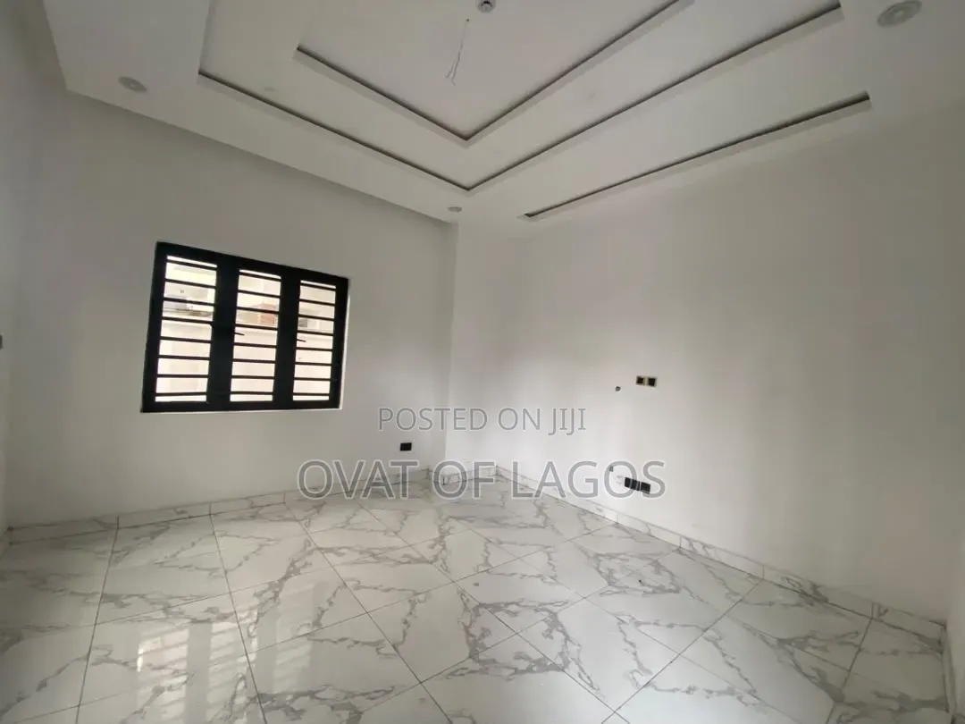 2bdrm Apartment in Chevron for sale