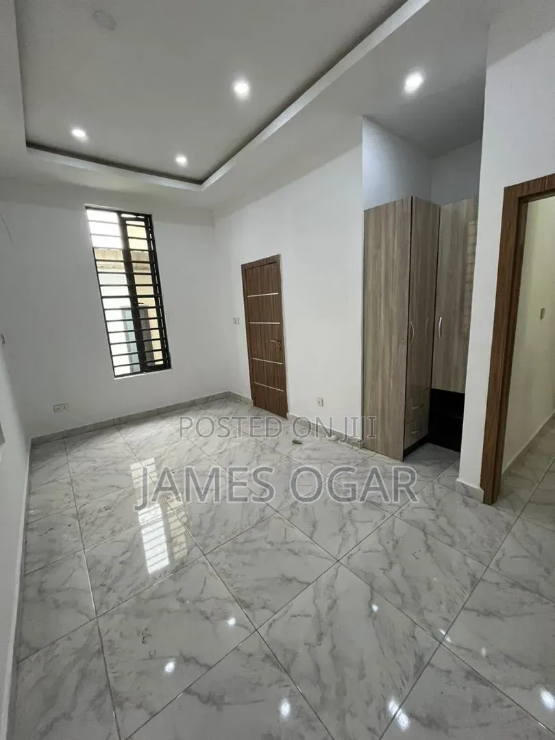 4bdrm Duplex in Orchid Road, Lekki Expressway for rent