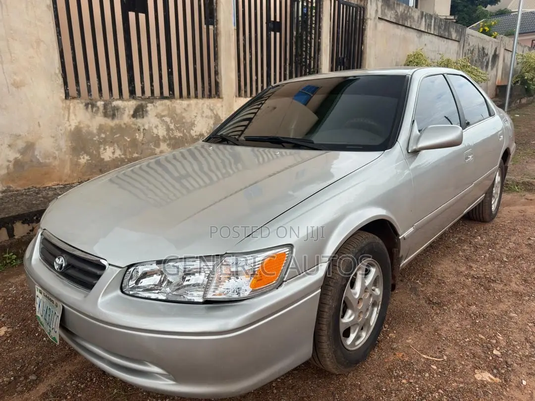 Toyota Camry LE 4dr Sedan (2.2L 4cyl 4A) 2001 Silver