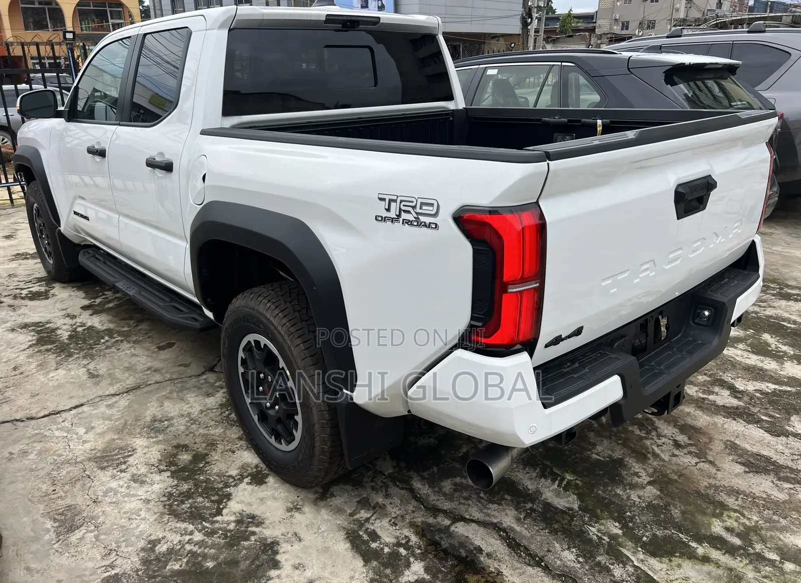 New Toyota Tacoma TRD Off-Road Double Cab 4WD 5.0 ft. SB (Automatic)