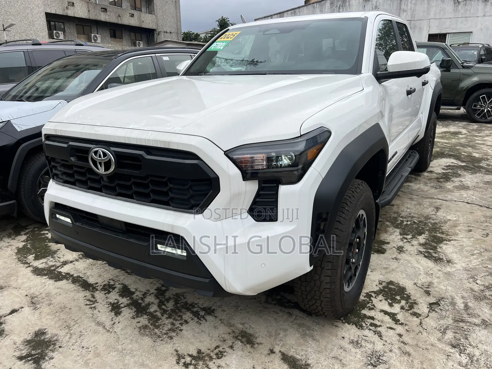 New Toyota Tacoma TRD Off-Road Double Cab 4WD 5.0 ft. SB (Automatic)