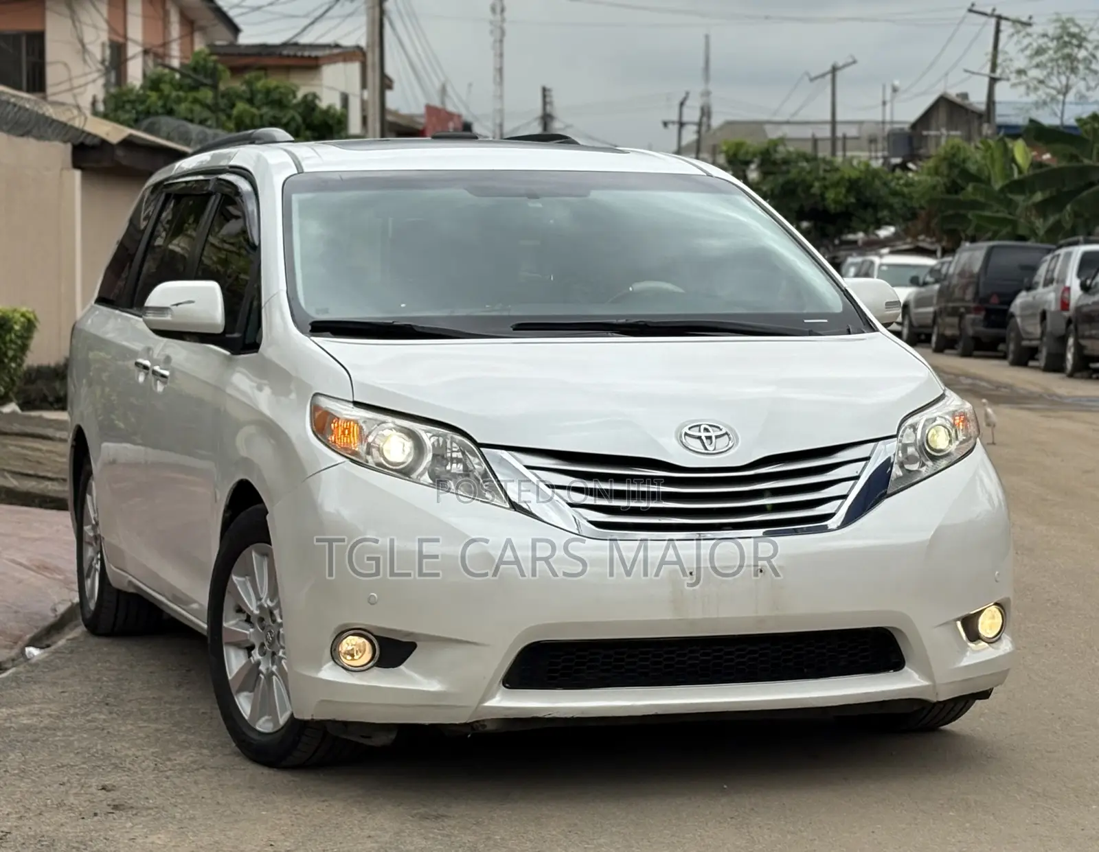 Toyota Sienna Limited Premium 7-Passenger 4dr Minivan (3.5L 6cyl 6A)