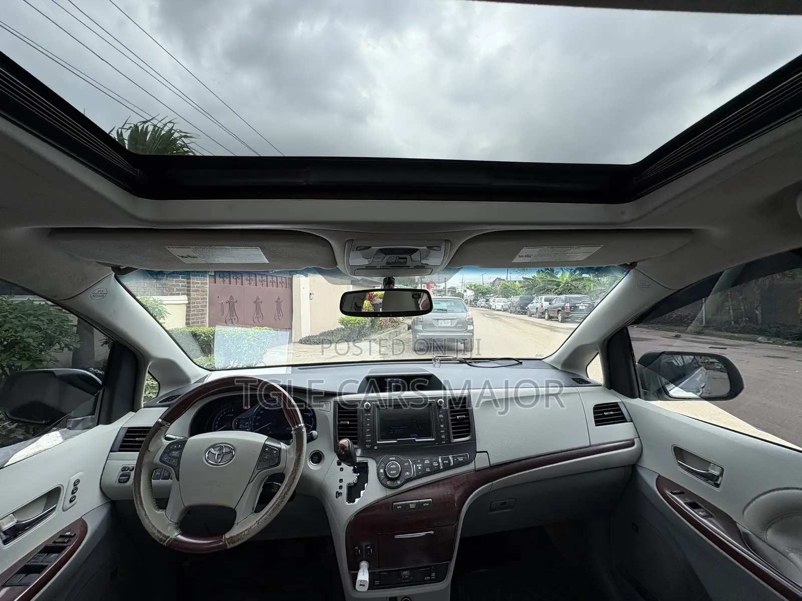 Toyota Sienna Limited Premium 7-Passenger 4dr Minivan (3.5L 6cyl 6A)