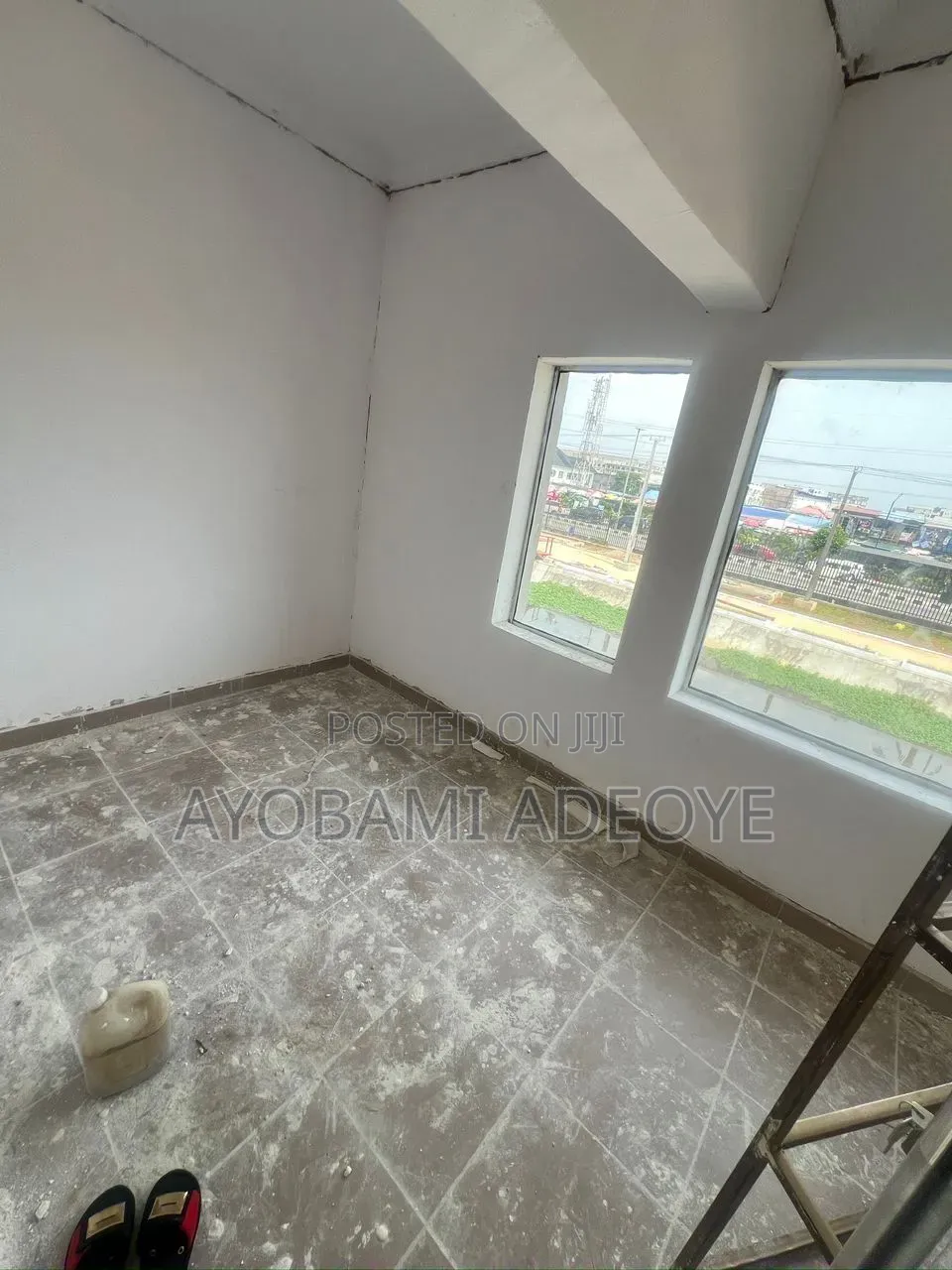 Shop Space to Let at Lekki Phase 1