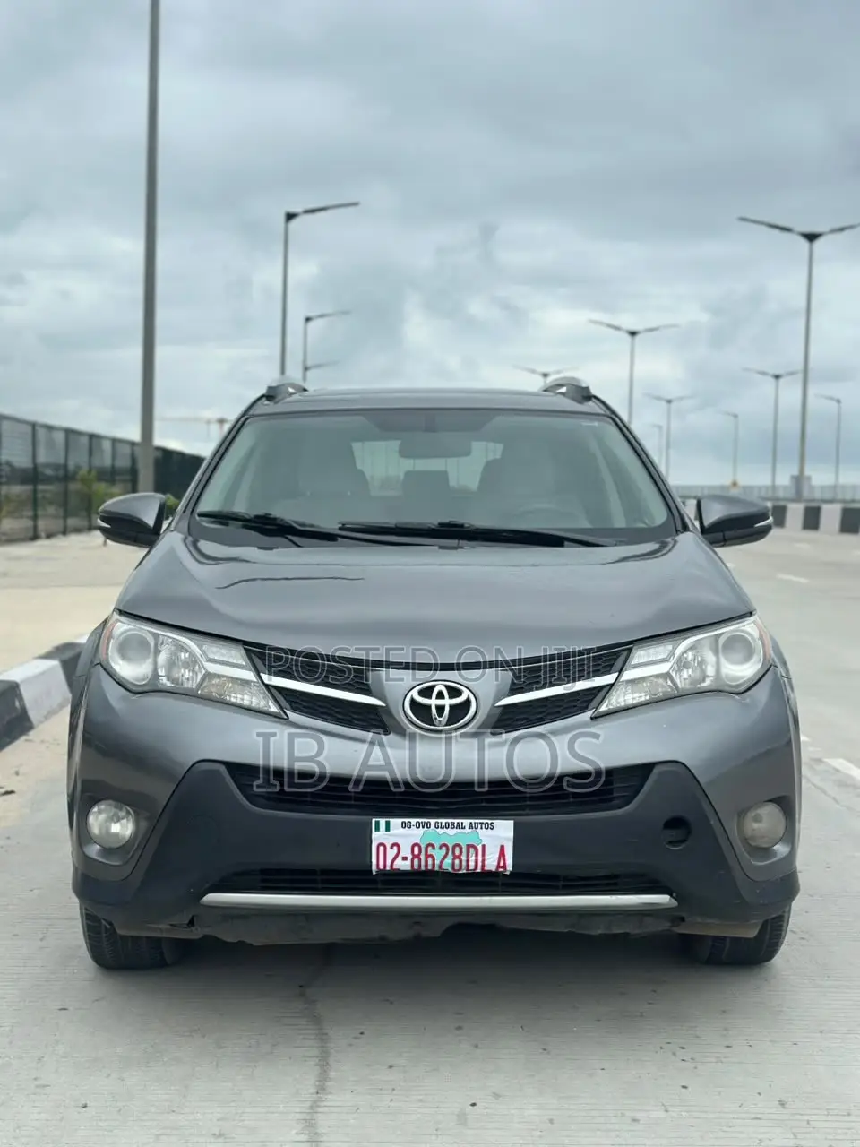 Toyota RAV4 XLE AWD (2.5L 4cyl 6A) 2013