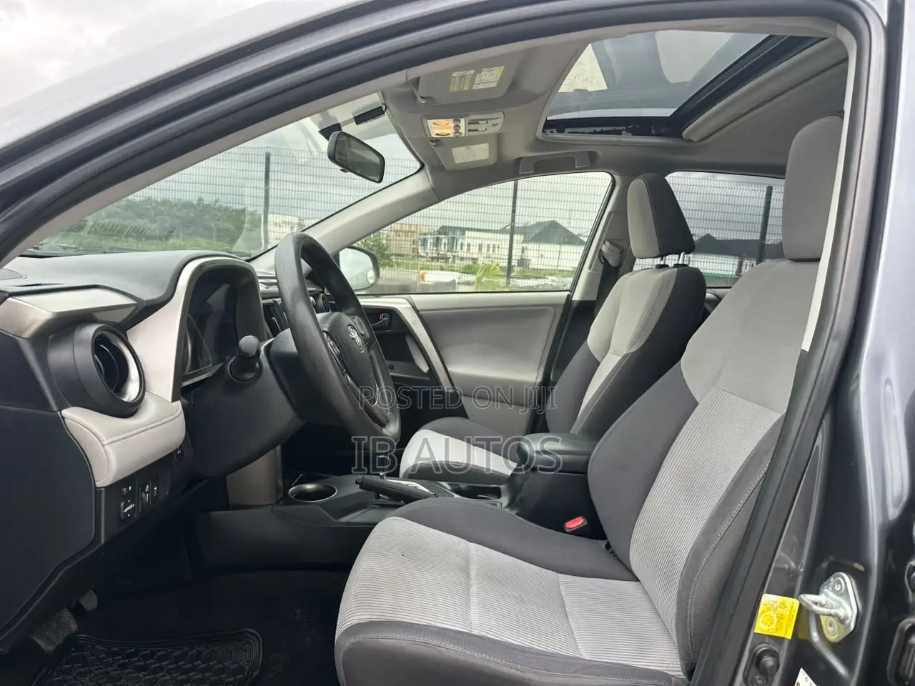 Toyota RAV4 XLE AWD (2.5L 4cyl 6A) 2013