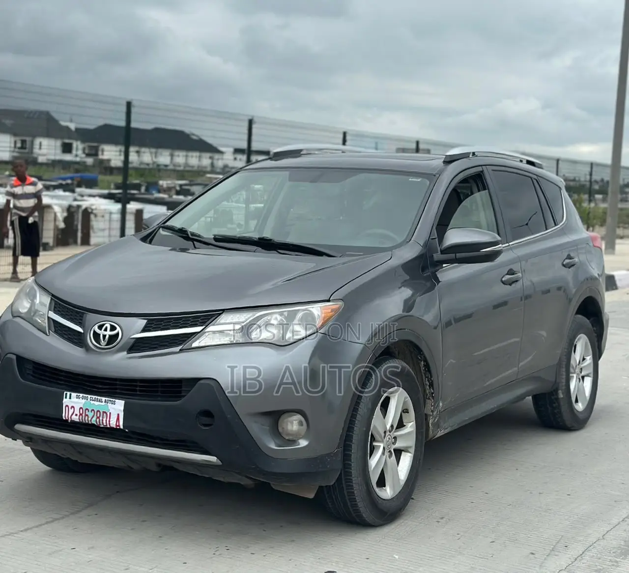 Toyota RAV4 XLE AWD (2.5L 4cyl 6A) 2013