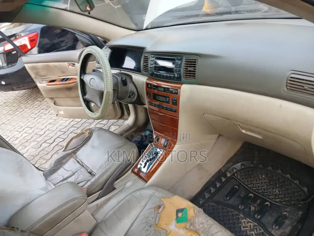 Toyota Corolla LE 2004 Silver