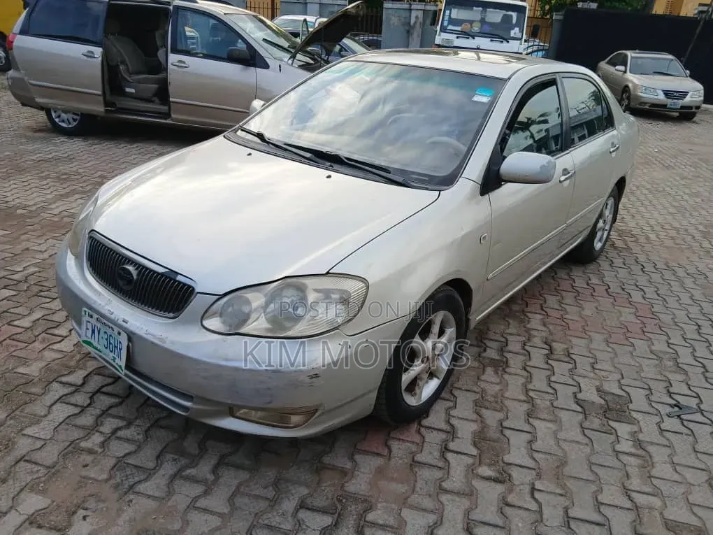 Toyota Corolla LE 2004 Silver