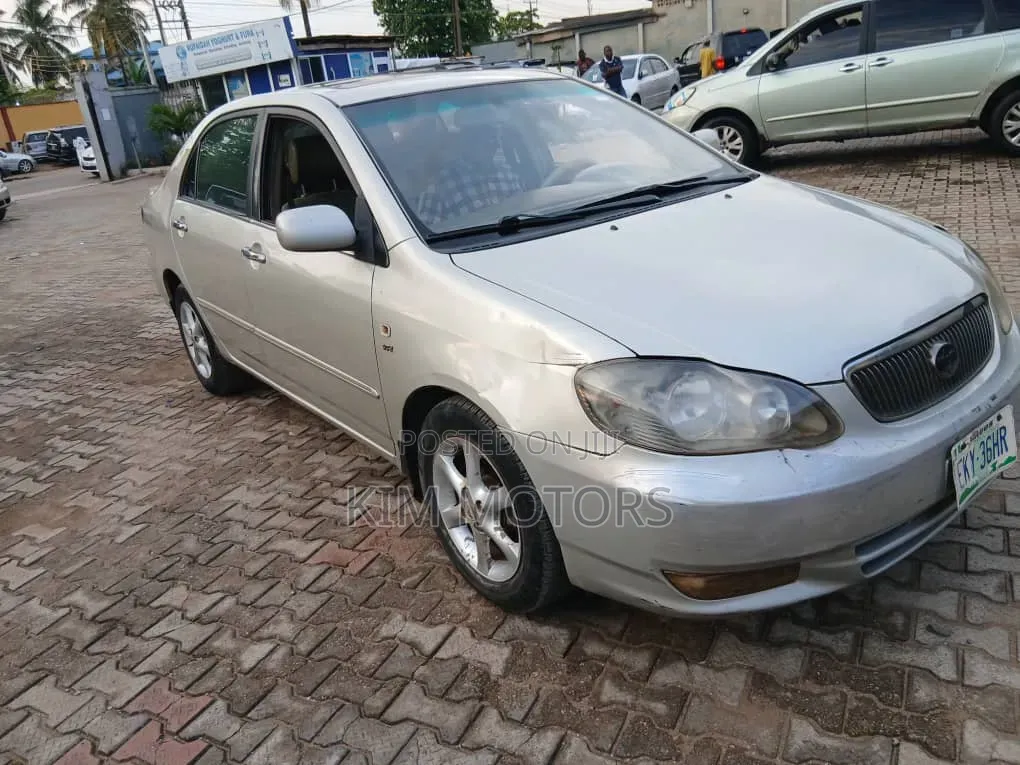 Toyota Corolla LE 2004 Silver