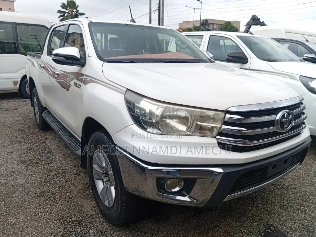 Toyota Hilux Revo Double Cab Petrol 2.7 AWD 2016 White