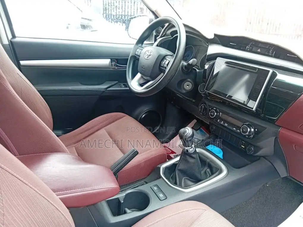 Toyota Hilux Revo Double Cab Petrol 2.7 AWD 2016 White