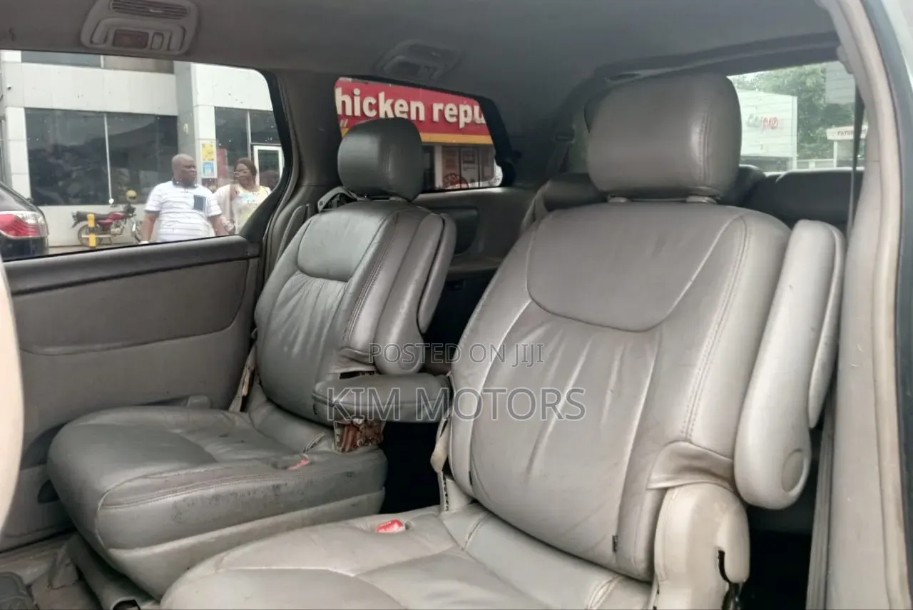 Toyota Sienna LE AWD 2005 Gold