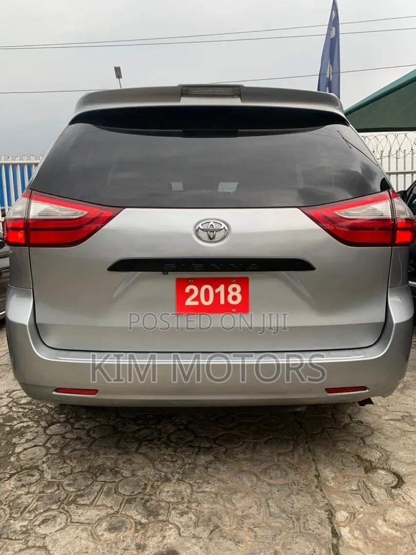 Toyota Sienna 2018 Gray