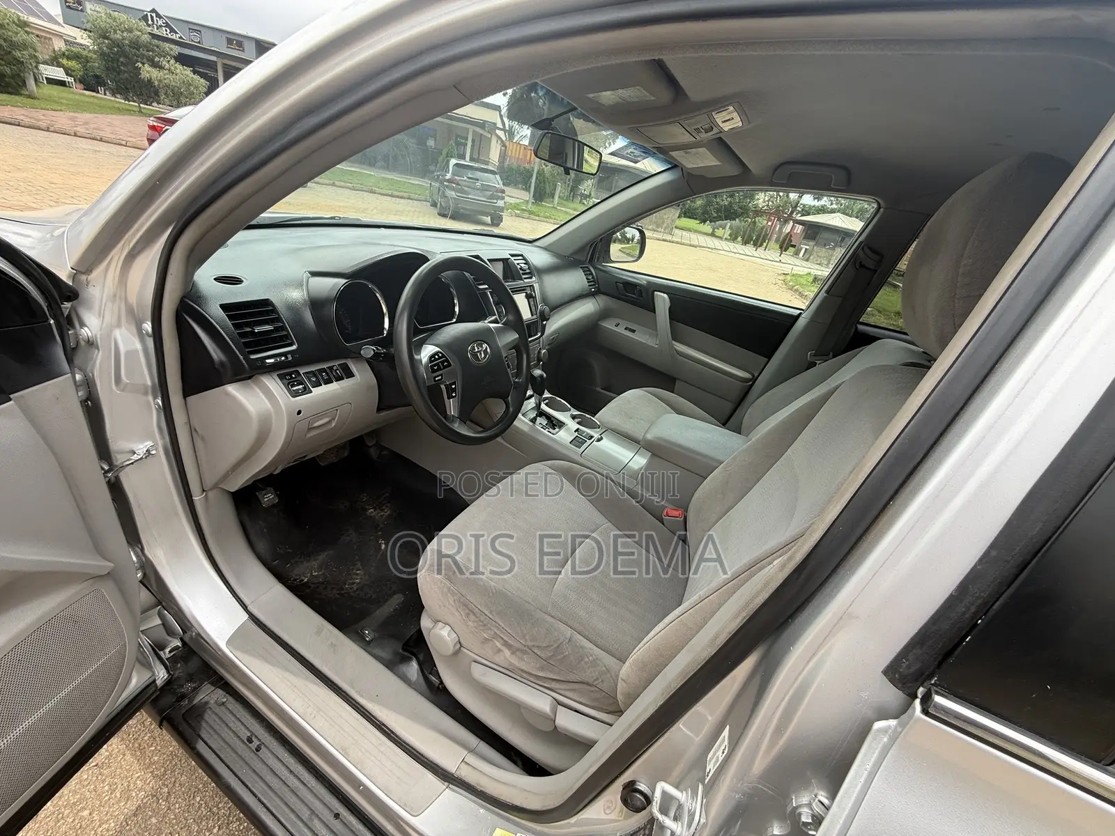 Toyota Highlander 3.5L 4WD 2013 Silver
