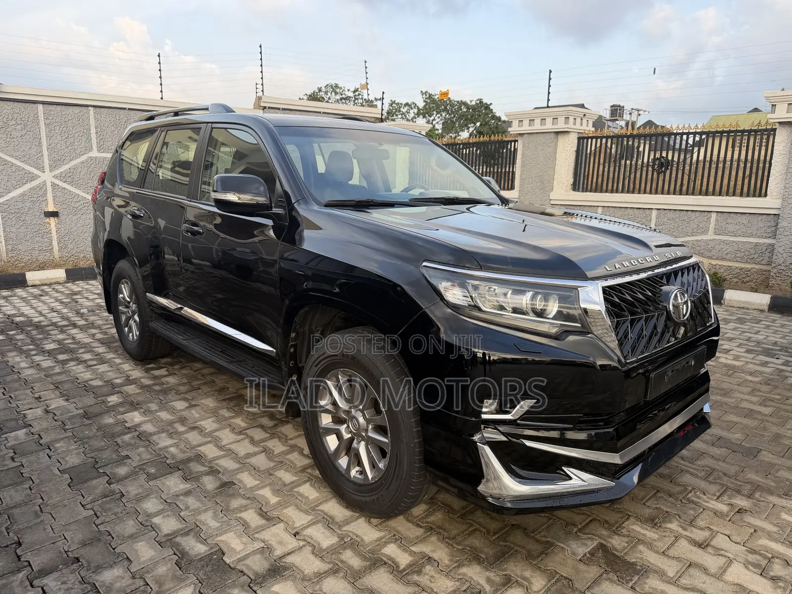 Toyota Land Cruiser Prado 2018 Black